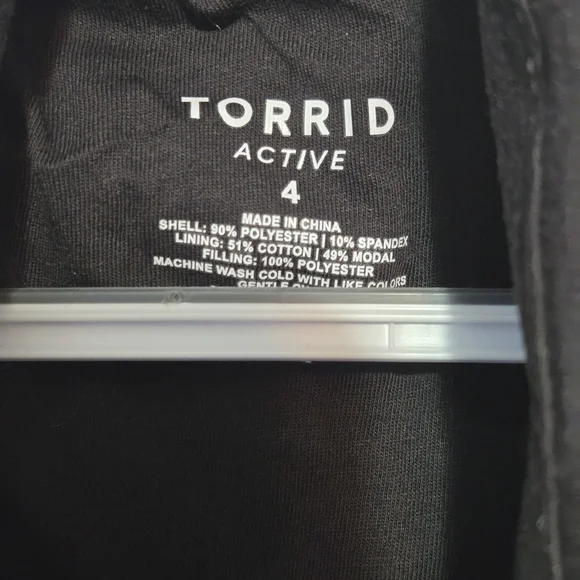 Torrid Active Black Puffer Vest - Picture 3 of 10
